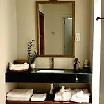 Hotel The Colonial