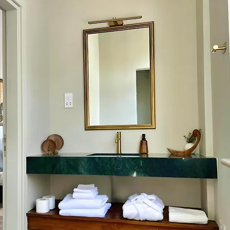 The Colonial Hotel 5*