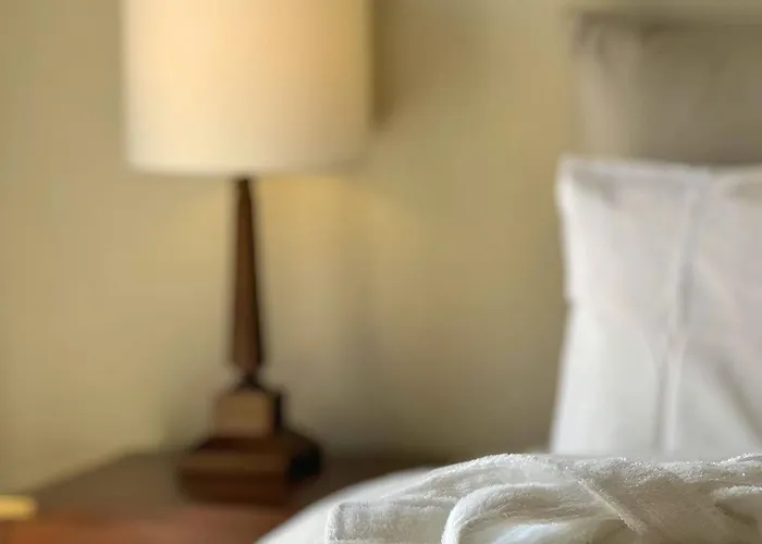 Готель The Colonial